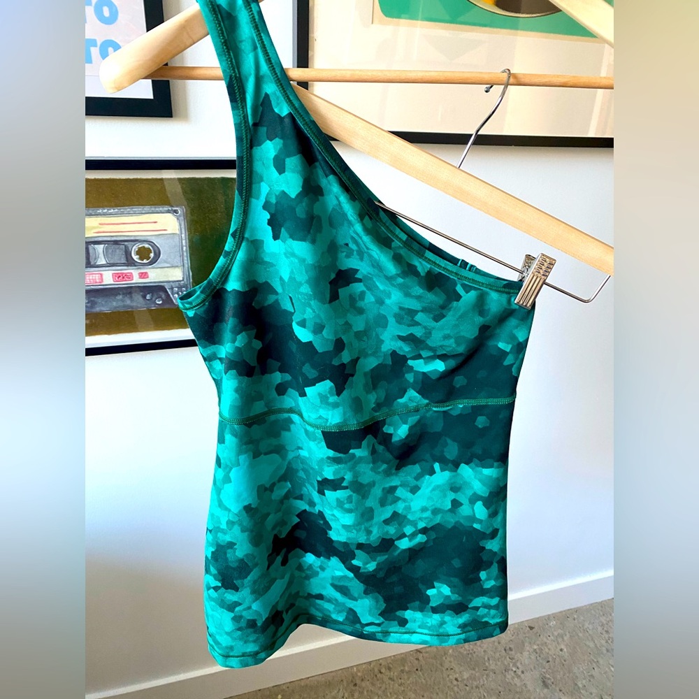 Lululemon Women's One Shoulder Top Active Athletic Gym Green Black Gym Small